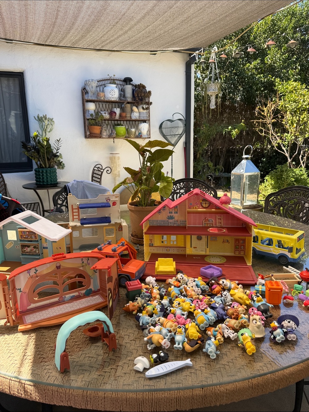 Bluey Mega Bundle Home, Figures, Furniture & cars.